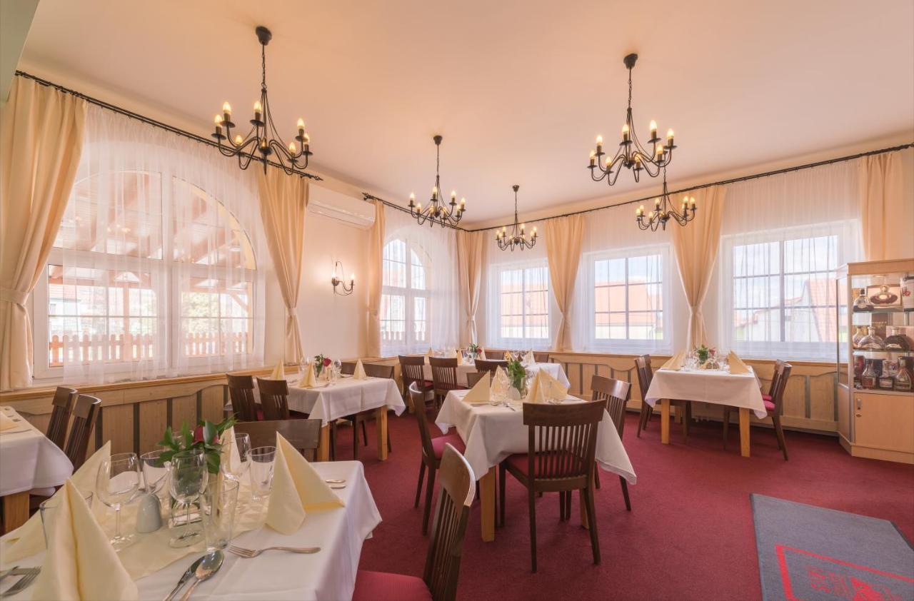 Wellness Hotel Iris Pavlov Eksteriør billede