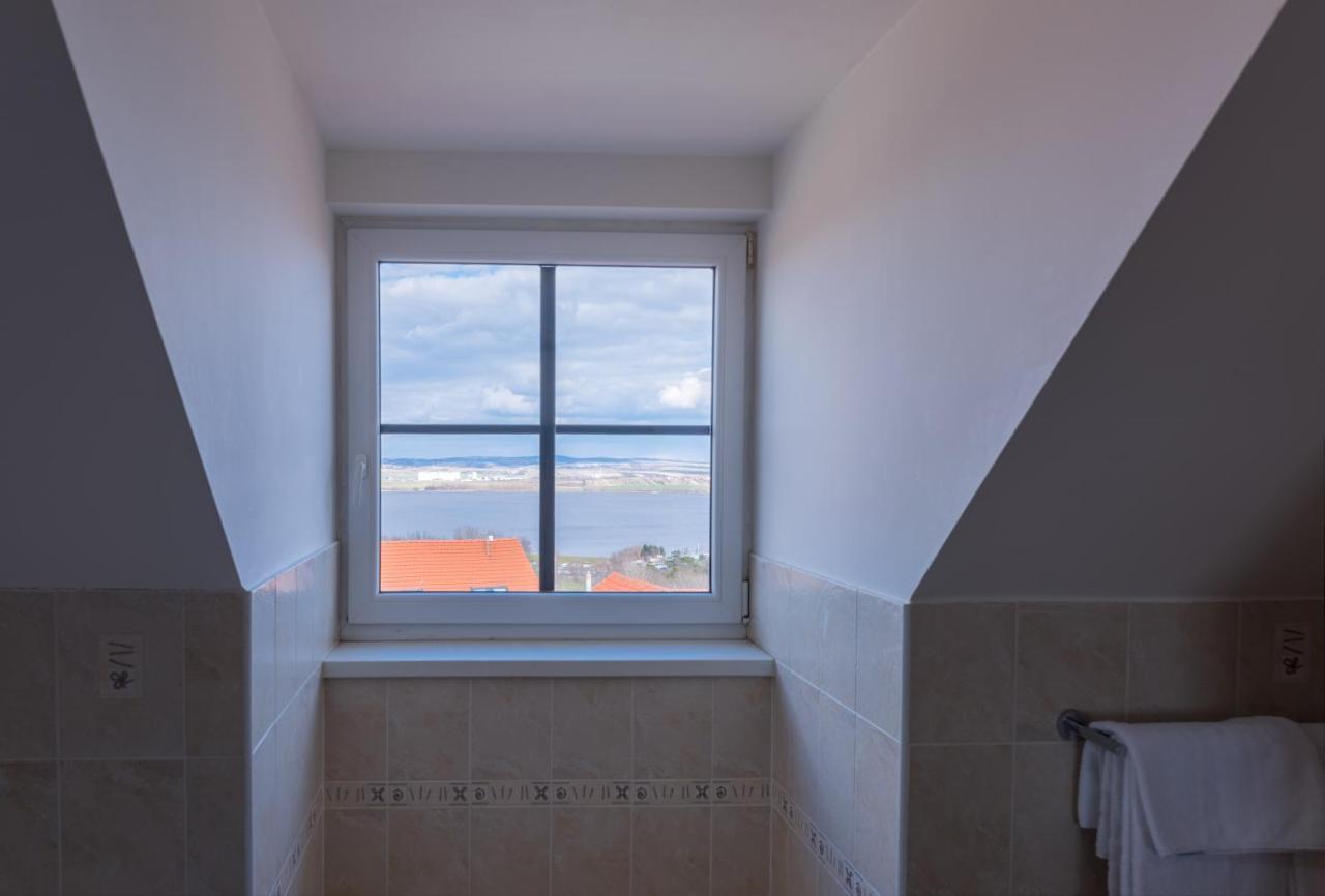 Wellness Hotel Iris Pavlov Eksteriør billede